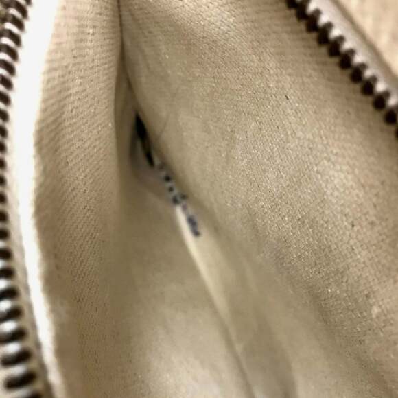 GUCCI White Messenger Shoulder Bag - Picture 12 of 13